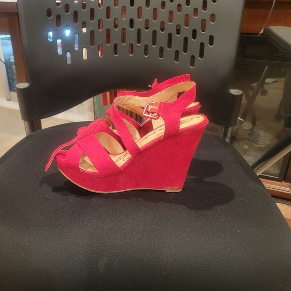 Rachey Red American Rag Platform Sandals - Picture 3 of 9